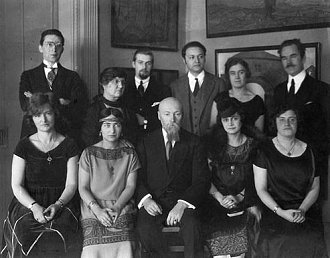 Нажмите на изображение для увеличения.

Название:	СОТРУДНИКИ РЕРИХОВ.jpg
Просмотров:	21
Размер:	49.8 Кб
ID:	100811